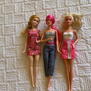 3 Barbie dolls